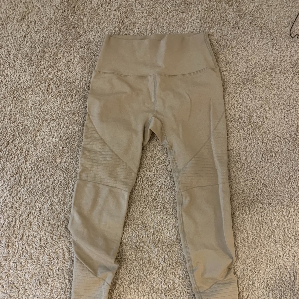 Alphalete leggings